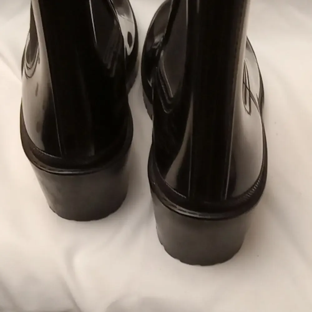 Stylish Girls size 4 Black Chelsea Boots.Chunky,Retro,Gothic.Combat.